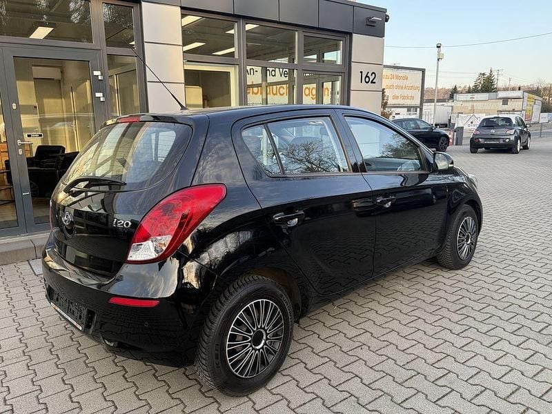 Gebraucht Hyundai i20 Classic 86 PS (63 kW) 2012 Schwarz Kleinwagen