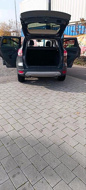 Gebraucht Ford Kuga 150 PS (110 kW) 2015 Grau SUV