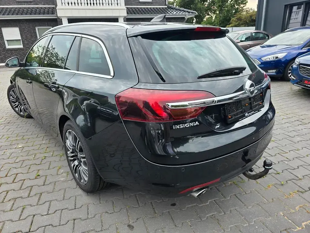 Gebraucht Opel Insignia Innovation 170 PS (125 kW) 2015 Schwarz Kombi