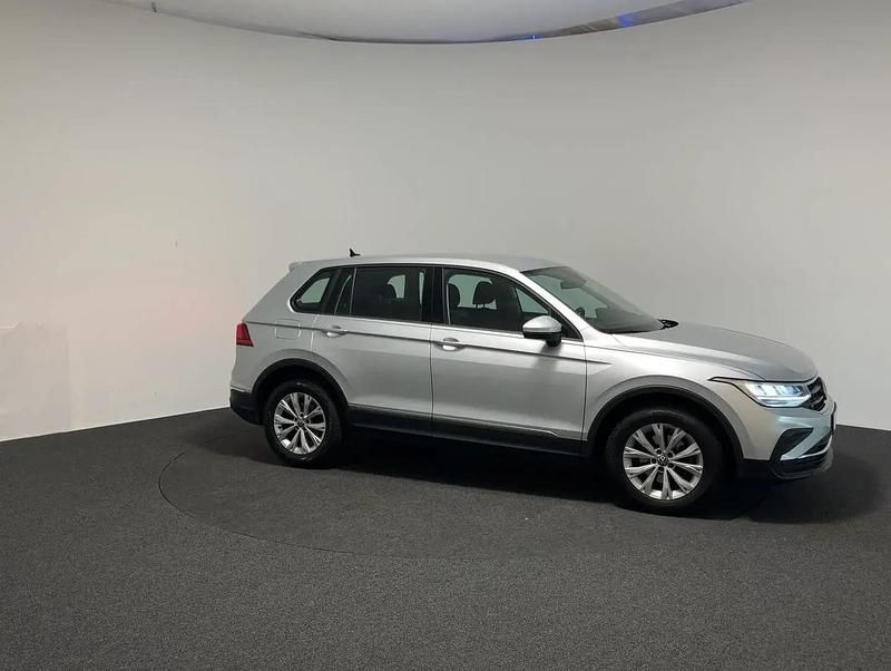 Gebraucht VW Tiguan 150 PS (110 kW) 2023 Silber SUV