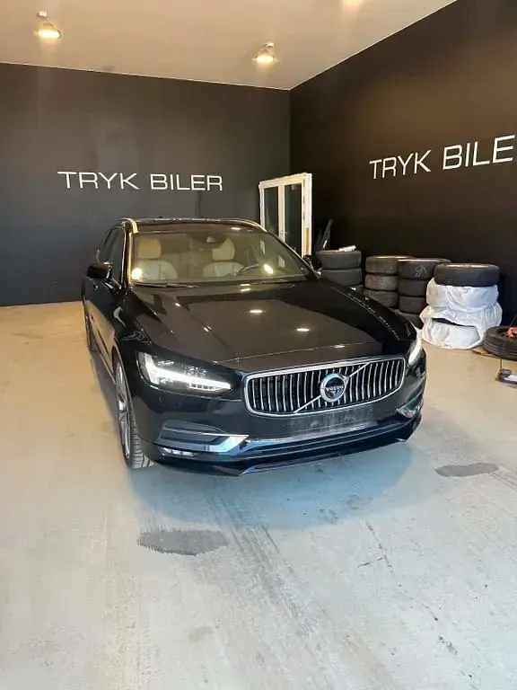 Gebraucht Volvo V90 Inscription 190 PS (139 kW) 2017 Schwarz Kombi