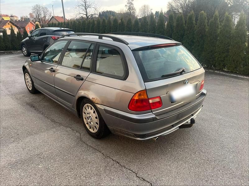 Gebraucht BMW 318 143 PS (105 kW) 2004 Silber Kombi