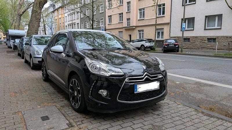 Schwarz Gebraucht 2015 Citroën DS3 Sport Chic Kleinwagen | 5.800 € (Fairer Preis) - Bild 1/4