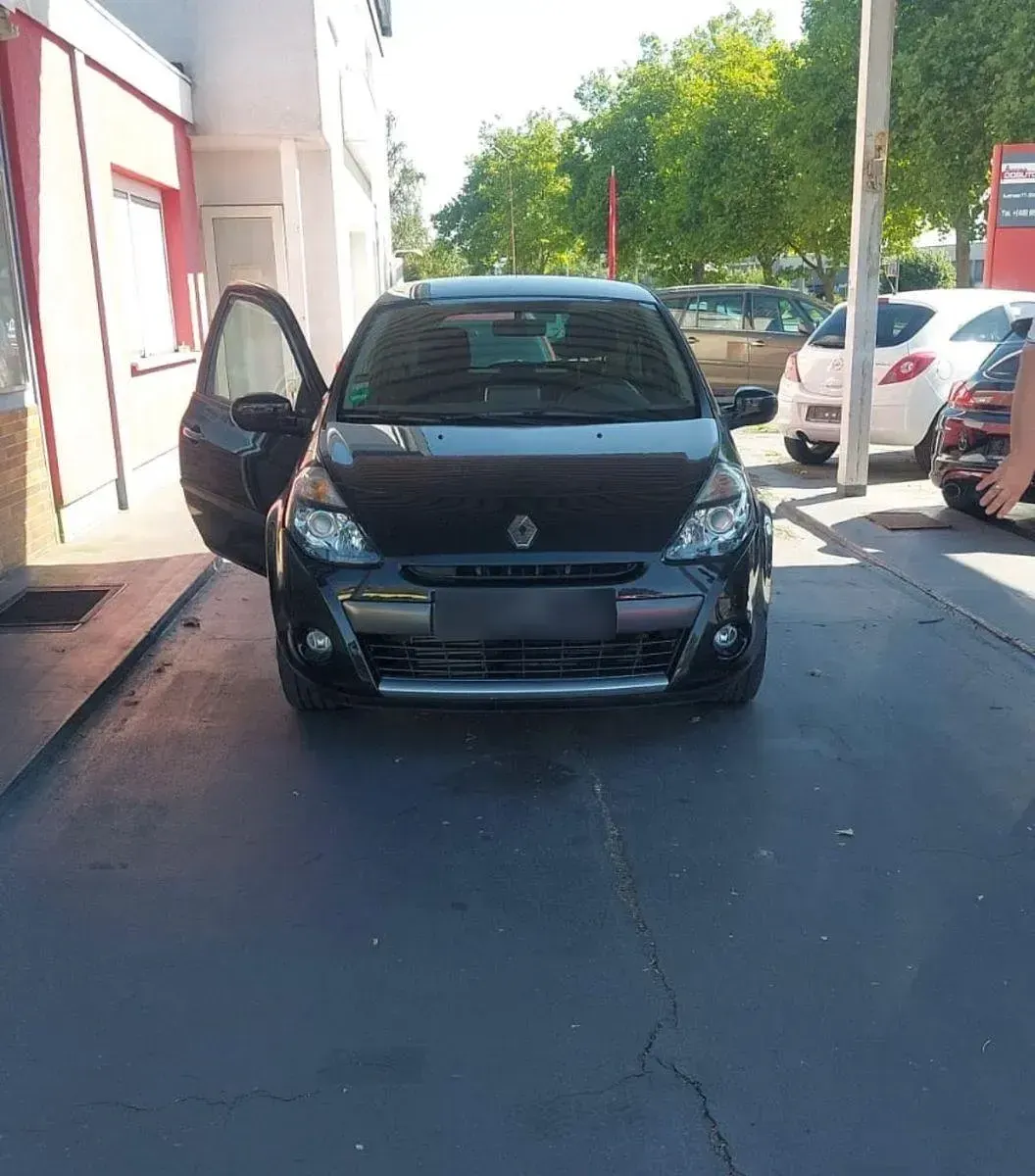 Gebraucht Renault Clio II Dynamique 101 PS (74 kW) 2011 Schwarz Limousine