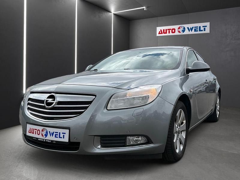 Gebraucht Opel Insignia Active 140 PS (102 kW) 2012 Grau Limousine