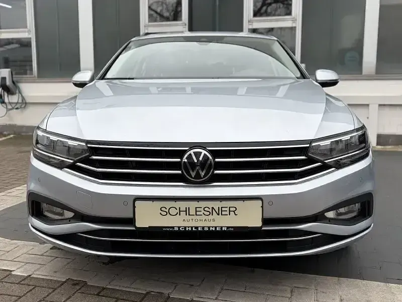 Gebraucht VW Passat Business 150 PS (110 kW) 2022 Scalesilver Kombi