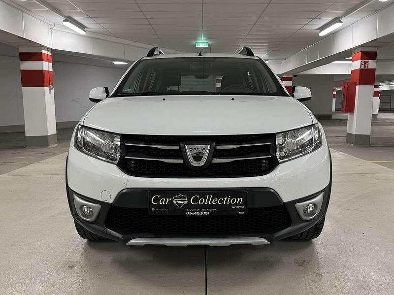 Gebraucht Dacia Sandero Prestige 90 PS (66 kW) 2014 Gletscherweiss Kleinwagen