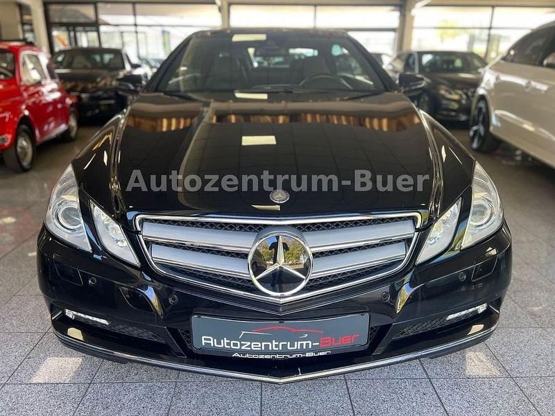 Schwarz Gebraucht 2010 Mercedes E350 Coupé | 9.990 € (Fairer Preis) - Bild 1/4