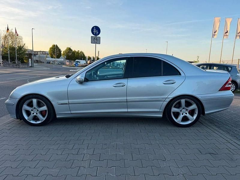 Używany Mercedes C320 224 KM (164 kW) 2006 Srebrny Sedan/Limuzyna