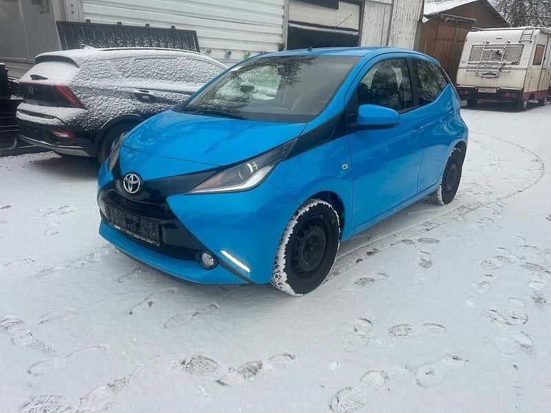 Blau Gebraucht 2017 Toyota Aygo Kleinwagen | 9.100 € (Guter Preis) - Bild 1/4