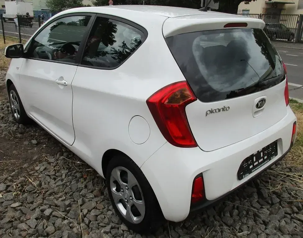 Gebraucht Kia Picanto Edition 7 67 PS (49 kW) 2015 Weiß Kleinwagen
