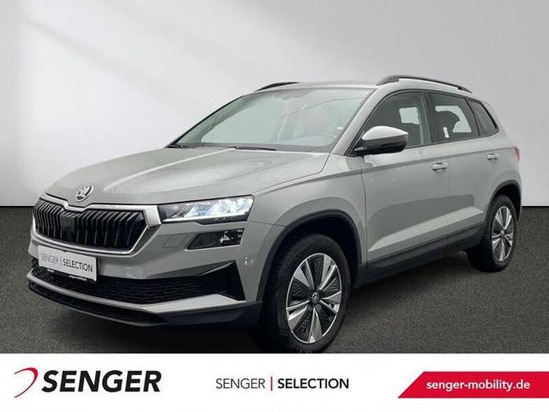 Grau Gebraucht 2022 Skoda Karoq SUV | 26.880 € (Superpreis) - Bild 1/4