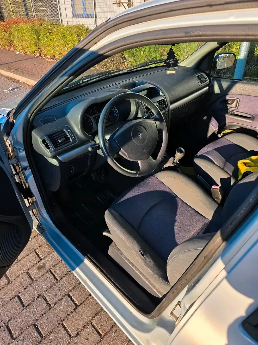 Brugt Renault Clio II 75 HK (55 kW) 2002 Sølv Hatchback