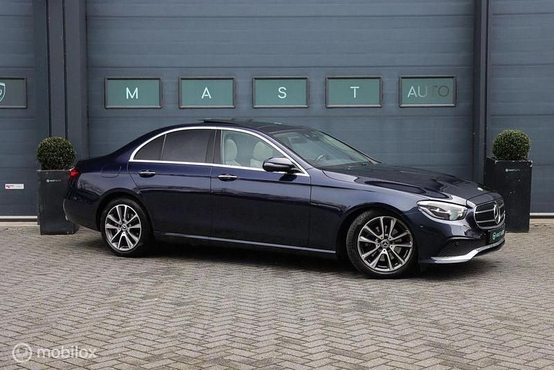 Gebraucht Mercedes E200 197 PS (144 kW) 2022 Blau Limousine