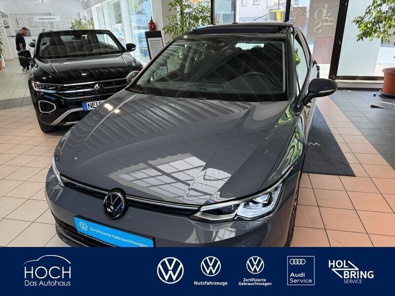Grau Gebraucht 2024 VW Golf VIII Move Limousine | 26.900 € (Fairer Preis) - Bild 1/4