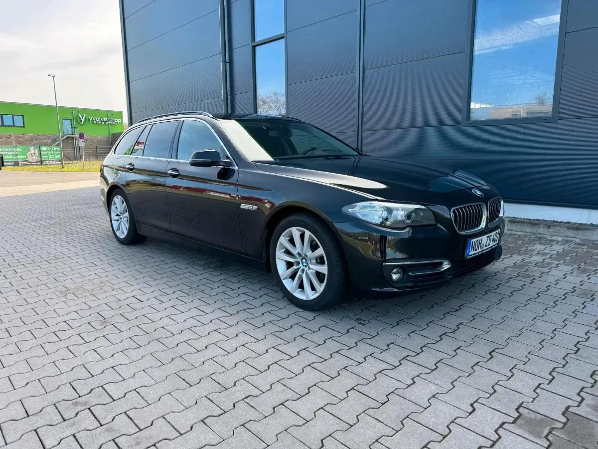 Gebraucht BMW 520 Luxury Line 184 PS (135 kW) 2014 Schwarz Kombi