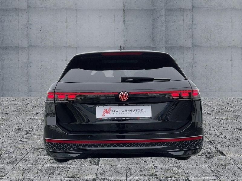 Gebraucht VW Passat R-line 272 PS (200 kW) 2025 Schwarz Kombi