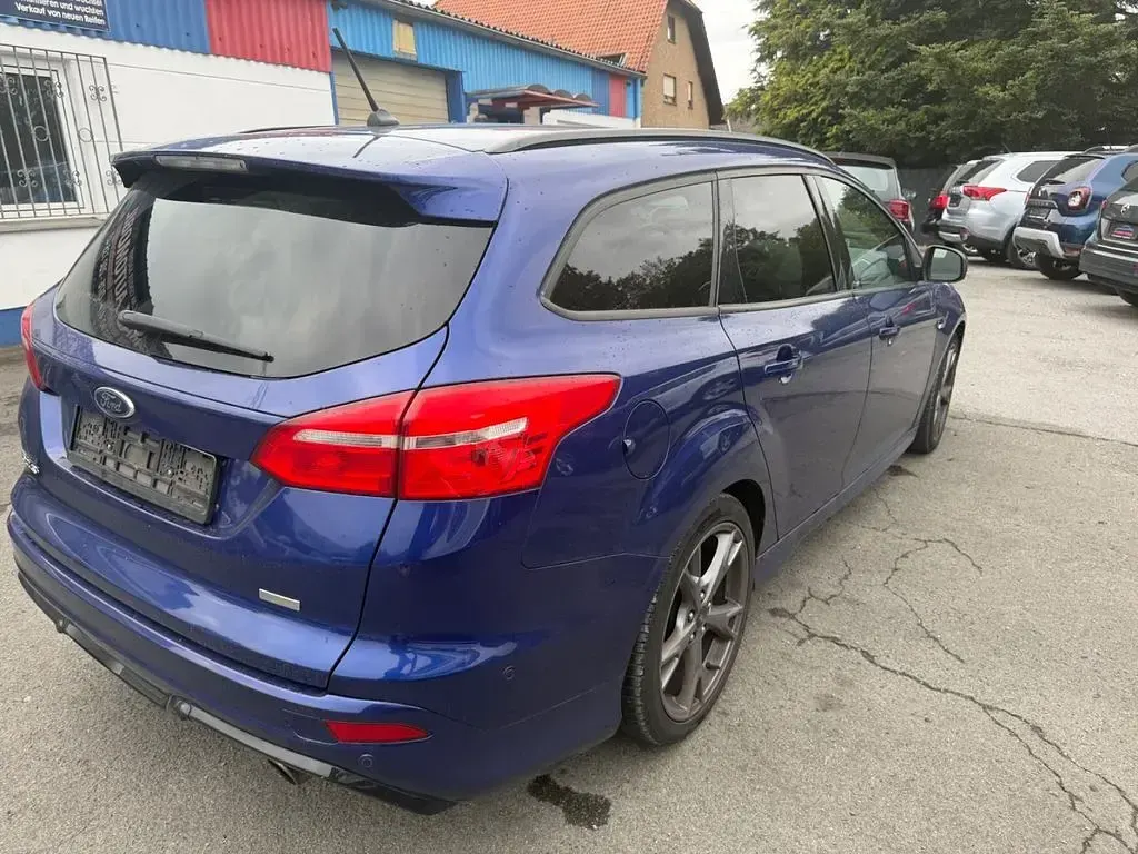 Gebraucht Ford Focus ST-Line 182 PS (133 kW) 2018 Blau Limousine