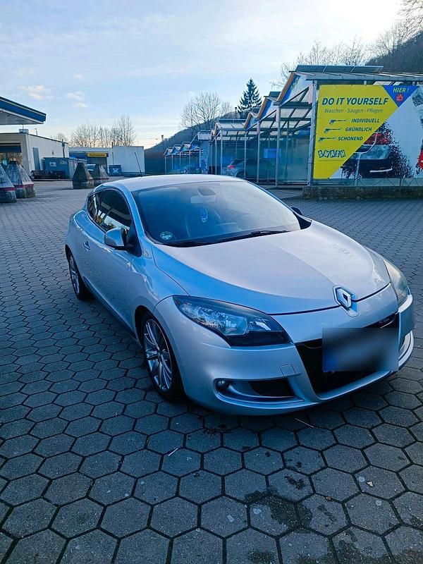 Gebraucht Renault Mégane III 131 PS (96 kW) 2011 Silber Kleinwagen