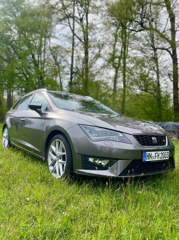 Grau Gebraucht 2015 Seat Leon ST FR Kombi | 11.000 € (Fairer Preis) - Bild 1/4