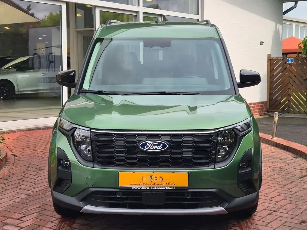Neu Ford Tourneo Courier Active 125 PS (91 kW) 2026 Bursting green Van / Kleinbus