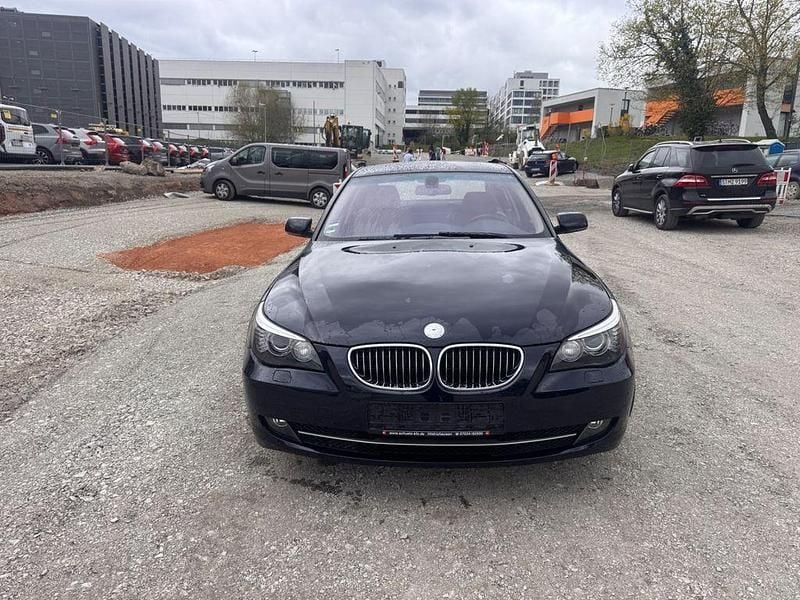 Gebraucht BMW 523 190 PS (139 kW) 2007 Blau Limousine