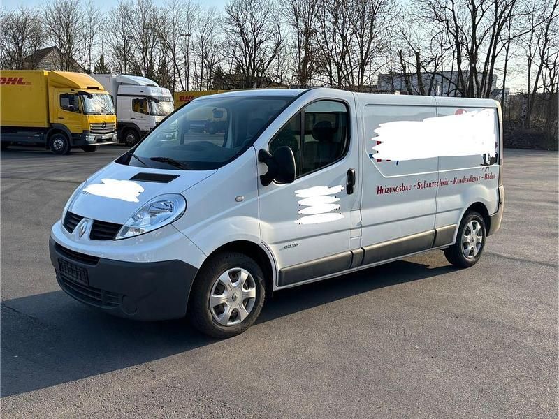Gebraucht Renault Trafic 114 PS (83 kW) 2013 Weiß Van / Kleinbus