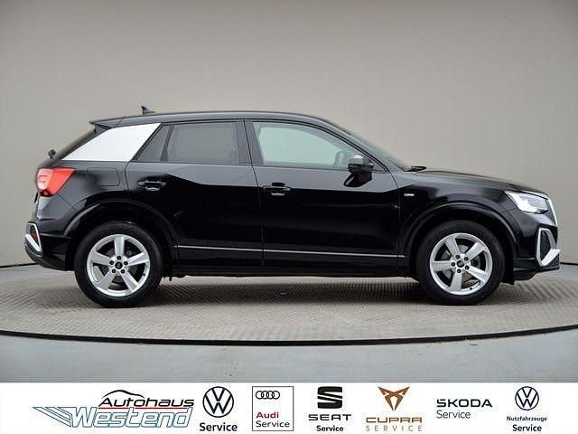 Gebraucht Audi Q2 S-Line 150 PS (110 kW) 2022 Mythosschwarz (metallic) SUV