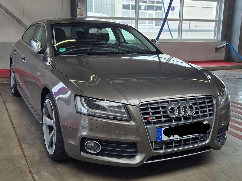 Grau Gebraucht 2011 Audi S5 Sportback Kleinwagen | 25.000 € (Etwas zu teuer) - Bild 1/4