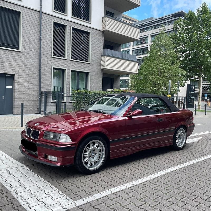Rot Gebraucht 1993 BMW 325 Cabriolet M Sport Cabrio | 21.990 € - Bild 1/4