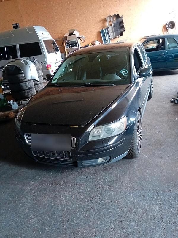 Schwarz Gebraucht 2005 Volvo V50 Summum Kombi | 1.700 € (Superpreis) - Bild 1/4