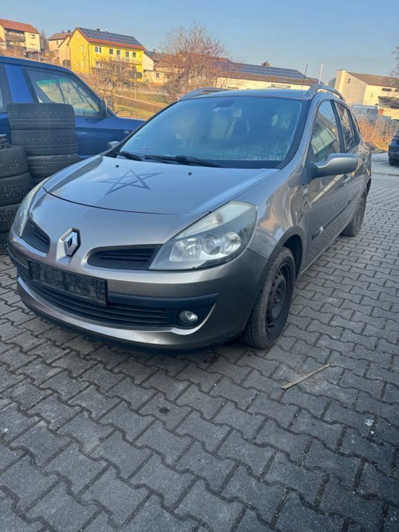 Gebraucht 2008 Renault Clio II Dynamique Limousine | 600 € (Superpreis) - Bild 1/4