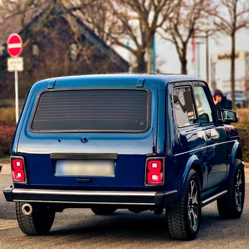 Gebraucht Lada niva 90 PS (66 kW) 2013 Blau SUV