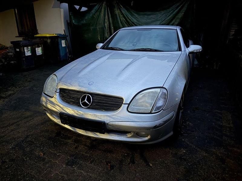 Gebraucht Mercedes SLK200 163 PS (119 kW) 2000 Silber Cabrio