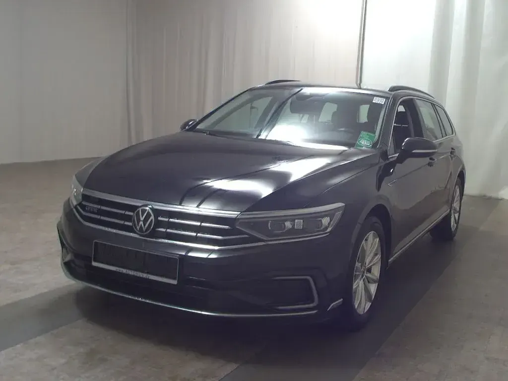 Gebraucht VW Passat 218 PS (160 kW) 2023 Deep black perleffekt (metallic) Kombi