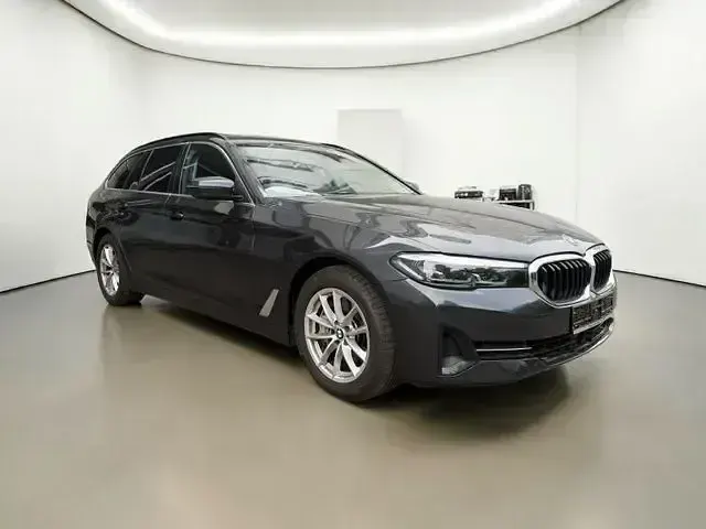 Używany BMW 530 Performance 286 KM (210 kW) 2023 Szary Sedan/Limuzyna