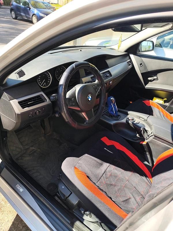 Gebraucht BMW 523 177 PS (130 kW) 2007 Silber Kombi