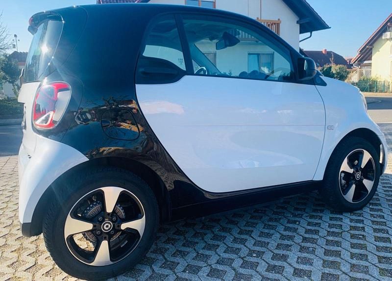 Gebraucht Smart ForTwo Coupé 60 kW (82 PS) 2022 Weiß Coupé