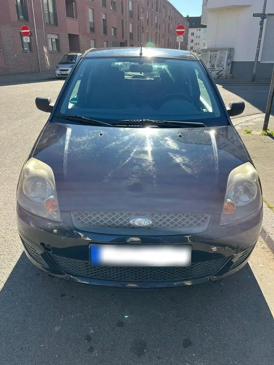 Gebraucht Ford Fiesta Ambiente 60 PS (44 kW) 2008 Blau Kleinwagen