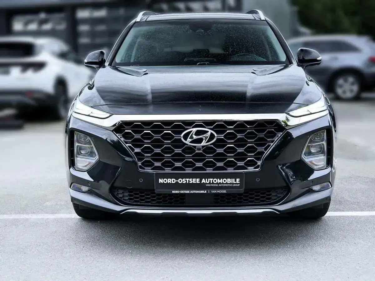 Gebraucht Hyundai Santa Fe Premium 200 PS (147 kW) 2020 Phantom black / mic SUV