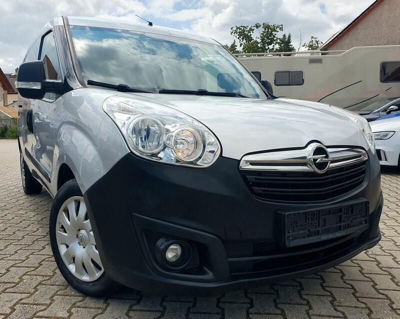 Silber Gebraucht 2014 Opel Combo Van / Kleinbus | 4.999 € (Fairer Preis) - Bild 1/4