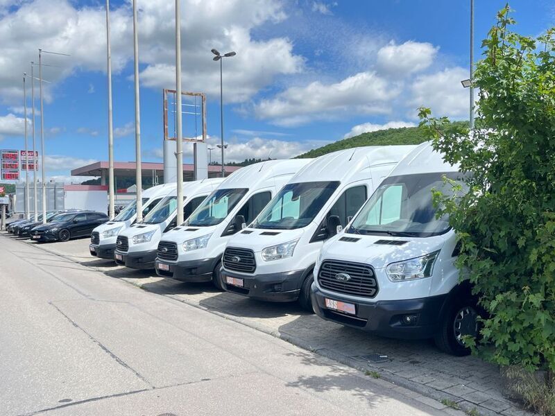 Weiß Gebraucht 2018 Ford Transit Trend Van / Kleinbus | 6.600 € (Teuer) - Bild 1/4