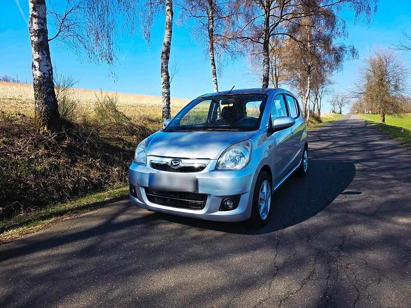 Gebraucht Daihatsu Cuore 69 PS (50 kW) 2008 Silber Kleinwagen