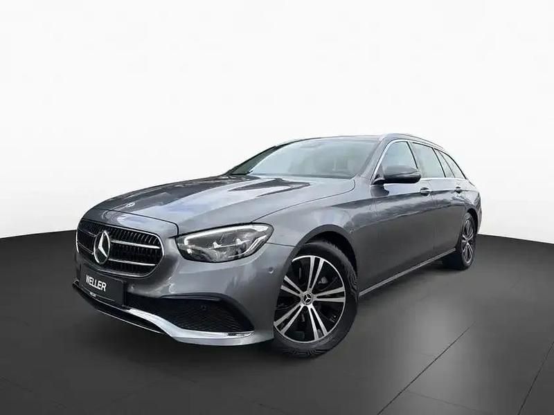 Gebraucht Mercedes E220 200 PS (147 kW) 2023 Selenitgrey (grau) Kombi