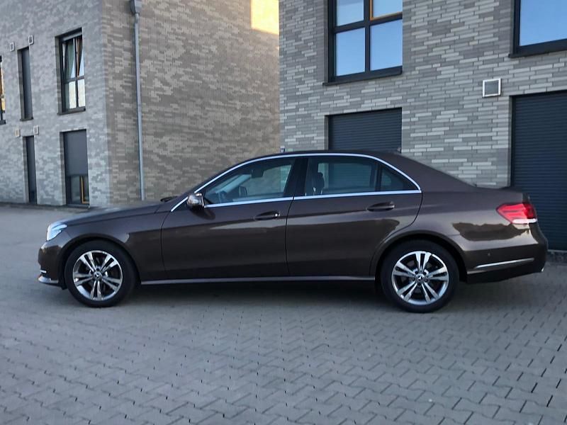Gebraucht Mercedes E350 252 PS (185 kW) 2013 Braun Limousine