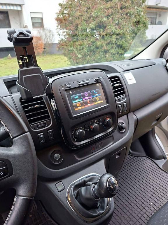 Gebraucht Opel Vivaro 145 PS (106 kW) 2017 Silber Van / Kleinbus