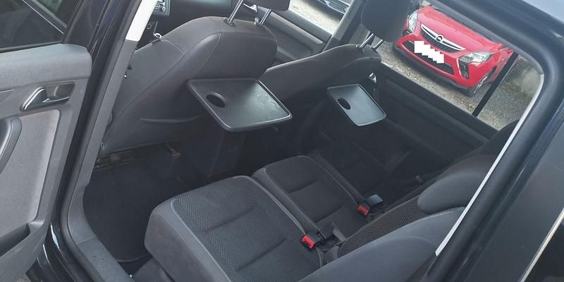 Gebraucht VW Touran 105 PS (77 kW) 2011 Schwarz Van / Kleinbus