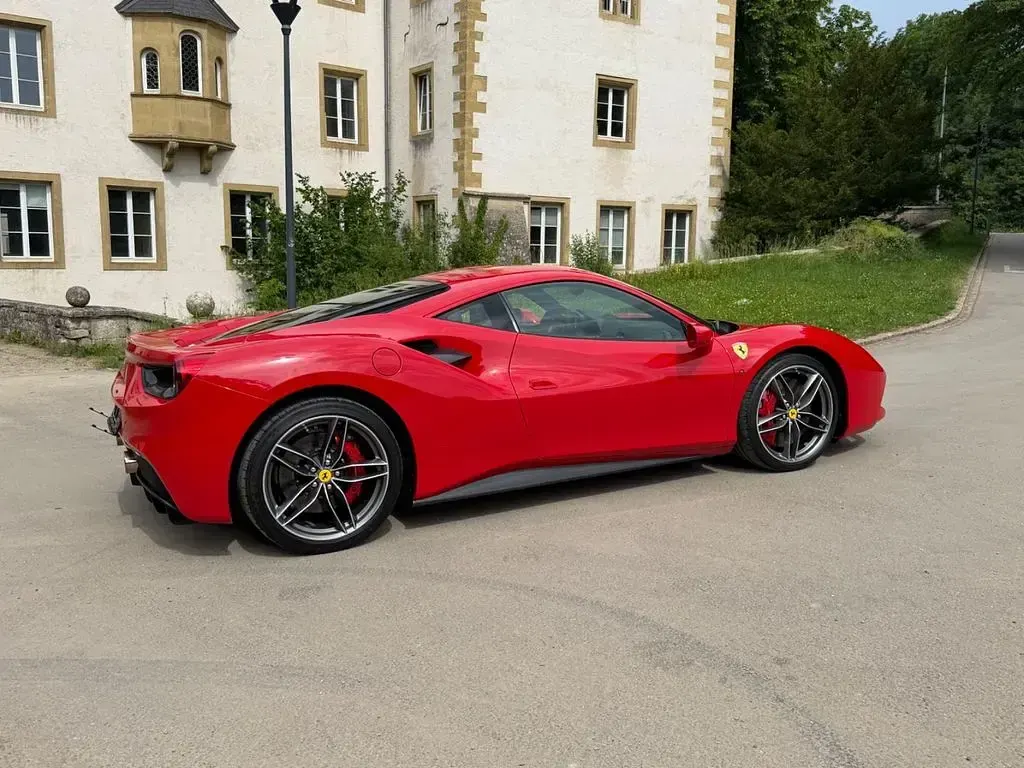 Gebraucht Ferrari 488 669 PS (492 kW) 2016 Rot Coupé