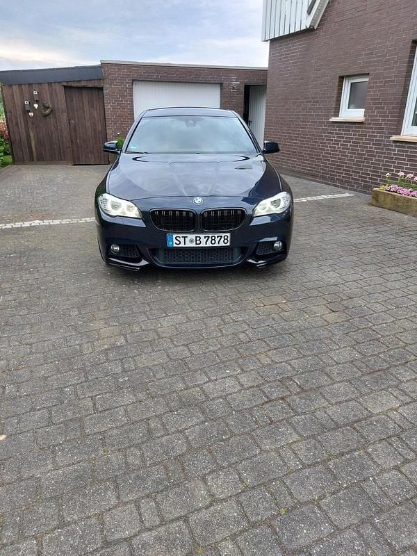 Blau Gebraucht 2013 BMW 550 M Sport Limousine | 19.990 € (Superpreis) - Bild 1/4