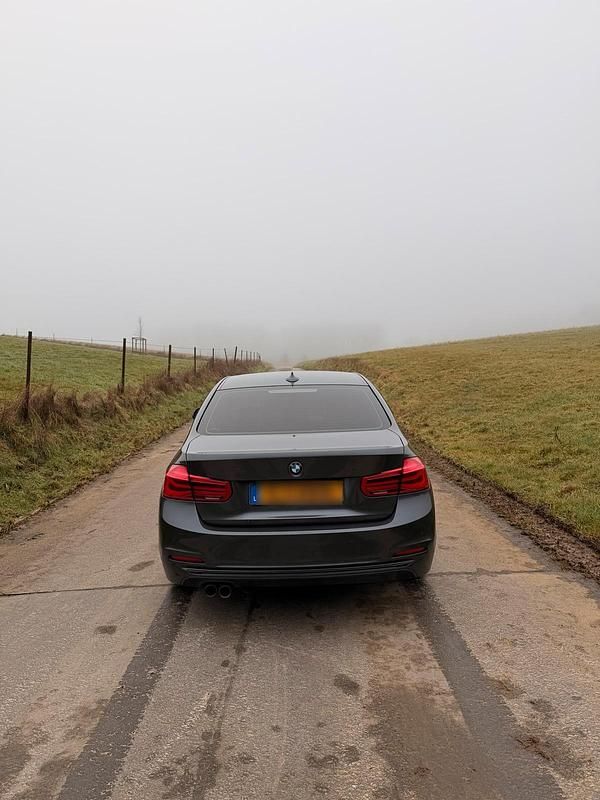 Usata BMW 330 265 CV (194 kW) 2017 Grigio Berlina